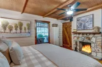 Luxury Retreat Overlooking the 11th Tee at Whitepath Golf Course in Ellijay - 4-Sterne