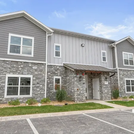 NEW CONDO!! 5 minutes to the action, Gameroom, Family & Dog Friendly