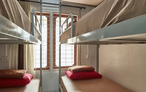 Pondok Heras Suite - Hostels