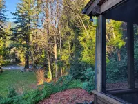 Log Cabin Inn - Cabin 12 on the Mckenzie River - minutes from Tokatee and Loloma - Chalets
