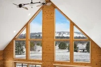 Mountain Cabin overlooking Boyne near Nubs W/ Hot Tub - 무료 와이파이