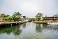 PALM CREEK GETAWAY spring meets gulf+pool & spa - 4-Star