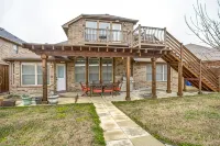 Fabulous 5 Bedroom/4 bath Home  4K TV's Fireplace  Foosball! - バルコニー