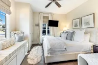 Luxurious Sea Grove Home with beach view and private beach Access. - Luxury