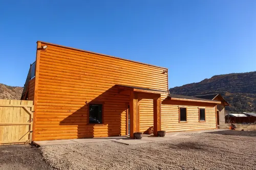 Zion Edge Retreat, Building Finished in 2024 with Hot Tub. - Chalets