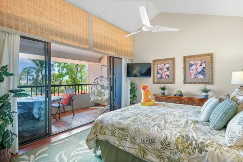 Beautiful Updates--Everything New! Golf Course Views!  Huge 2/2 K. Royal #A301 - 3つ星