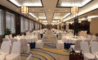 Lushan Zuishi Hot Spring Resort Hotel