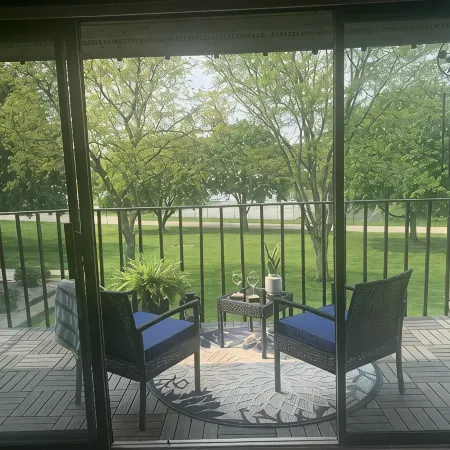 Lake Geneva Area Lakeside Retreat! Close to Golf, Shopping, Restaurants & More!