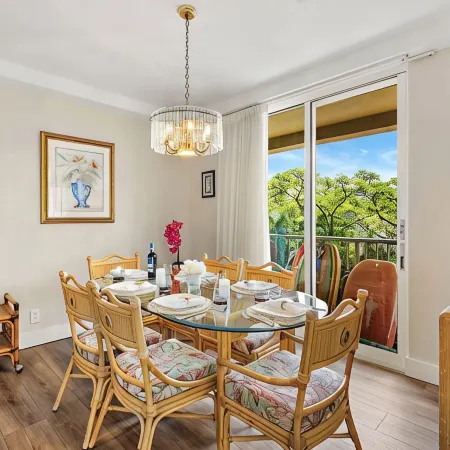 Spacious Whaler Kaanapali 2Br Walk to Whalers Village & the Beach Sleeps 8