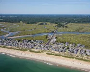 Mainsail Motel & Cottages - Motels