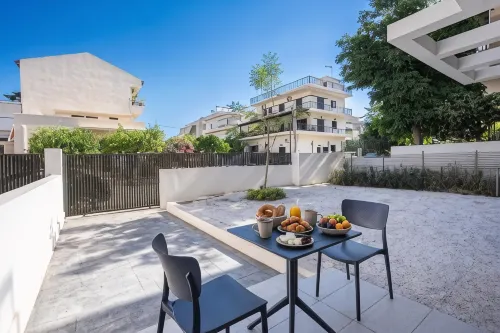 Athenean Oasis in Ellinikon - Homestays