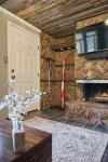 Completely Remodeled-- 1/1 just 2 blocks from the base! - Wifi