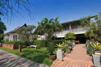 Dorm of Happiness by Tharaburi Resort - Airport Shuttle