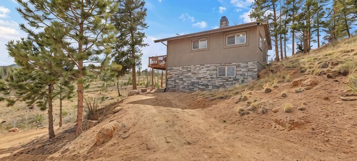 Falcon Ridge Chalet-Woodland Park: WiFi & Views, Deck and Views of Pikes Peak Hotels in Teller County