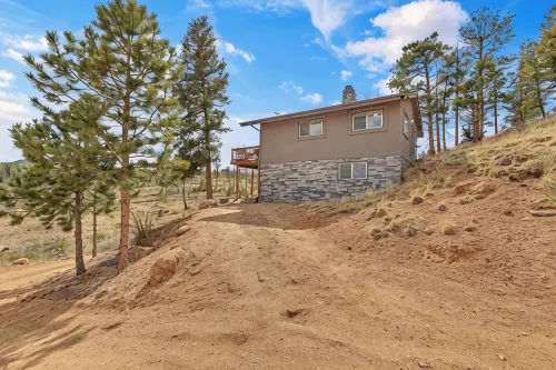 Falcon Ridge Chalet-Woodland Park: WiFi & Views, Deck and Views of Pikes Peak - Chalets
