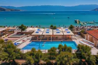 Hotel Dobrovit - Pools