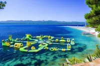Zlatni Rat Beach Resort - Pet friendly