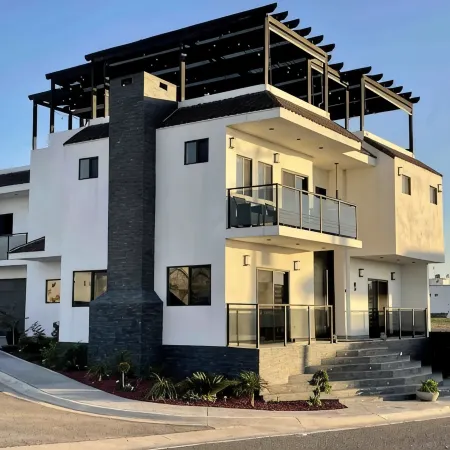 VILLA BLANCA Luxury property,180° Ocean Views.