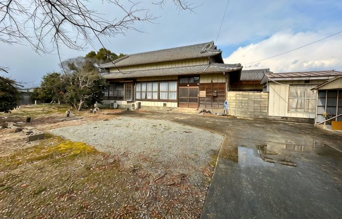Entire 6BR House｜10 Guests｜Free Parking｜FamilyStay