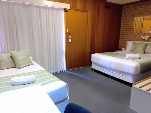 Country Home Motor Inn