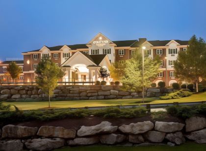 Country Inn & Suites by Radisson, Manchester Airport, NH