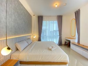 Minimalist Deluxe 1Br at Pine Tree Resort Condominium