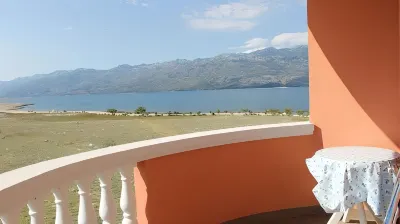 Villa Ata Razanac - Nice Apartment by the Sea