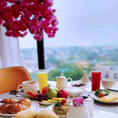 FM HOTELS Dining/Meeting Rooms
