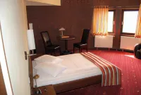 Amadeus Hotel Zielona Góra Hotels near Park Piastowski