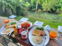 Amornkeeree Khao Sok Camping Hotels in Phanom