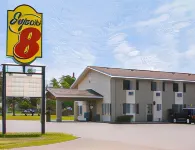 Super 8 by Wyndham Iron Mountain Hotels near Samuel Bassett Viewing Platform