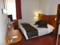 Kyriad Chantilly Hotels in Vineuil-Saint-Firmin