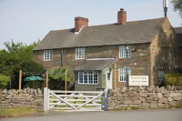 The Fieldhead Hotel in zona Ibstock Community College
