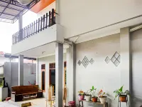 OYO 93071 Home Stay Kembar Syariah