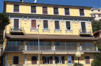 Hotel Belvedere Hotels near Viewpoint on the bay of La Spezia