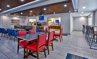 Holiday Inn Express & Suites Houston West - Katy