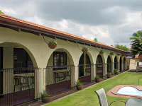 Captains Quarters Motor Inn Hotels in Cambridge