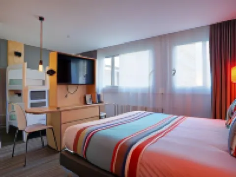 La Regence Hotels in Courbevoie