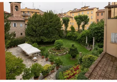 Phi Hotel Canalgrande Hoteles cerca de Monumento a Ludovico Antonio Muratori