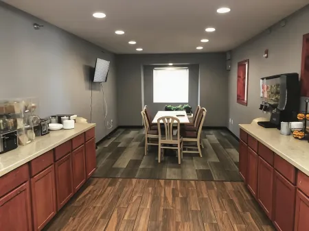 Chadron Inn & Suites