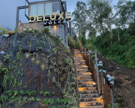 Deluxe volcán Primeras Suites Colgantes del Mundo バーニョスのホテル