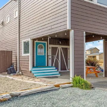 3Br Bungalow • 1 Block to Beach •Shuffleboard•Ocean & River Views • Bandon Dunes