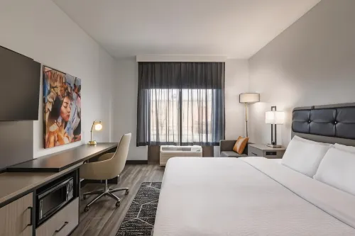 La Quinta Inn & Suites by Wyndham Dothan - 2-Star