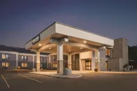 Country Inn & Suites by Radisson, la Crosse, WI Hotels in Onalaska