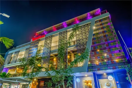 Dejavu 2.0 Hotel Labuan Bajo Komodo Отели рядом с достопримечательностью «Pede Beach»