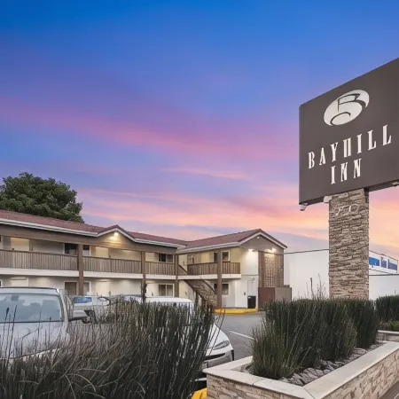 Bayhill Inn