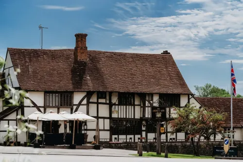 The Crown Inn Hotels in Hindhead
