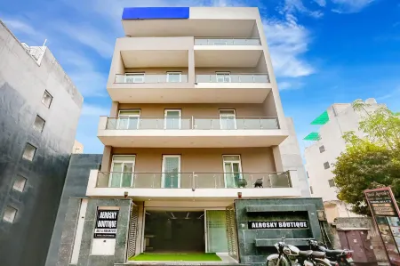 FabHotel Aerosky - Nr Yashobhoomi Convention Centre Отели рядом с достопримечательностью «Indian Institute of Technology Delhi»