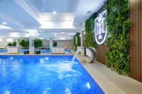 Grand Mildom Hotel - Pool