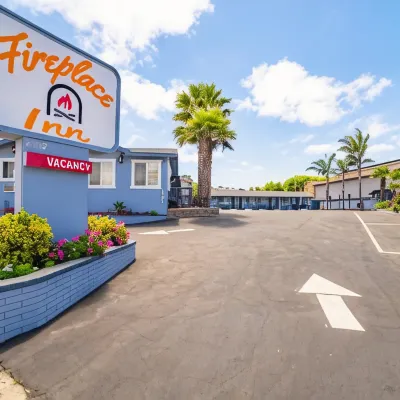 The Monterey Fireplace Inn Hotels near Coast Guard Pier